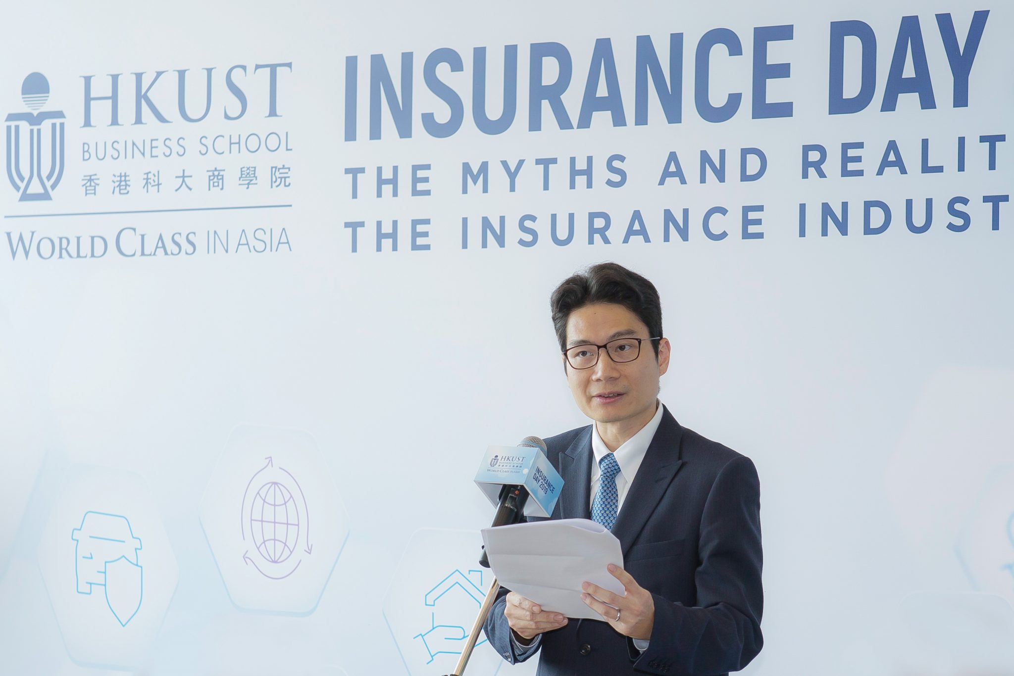 Mr. Joseph CHAN Ho-Lim, Under Secretary for Financial Services and the Treasury, delivers the keynote speech.