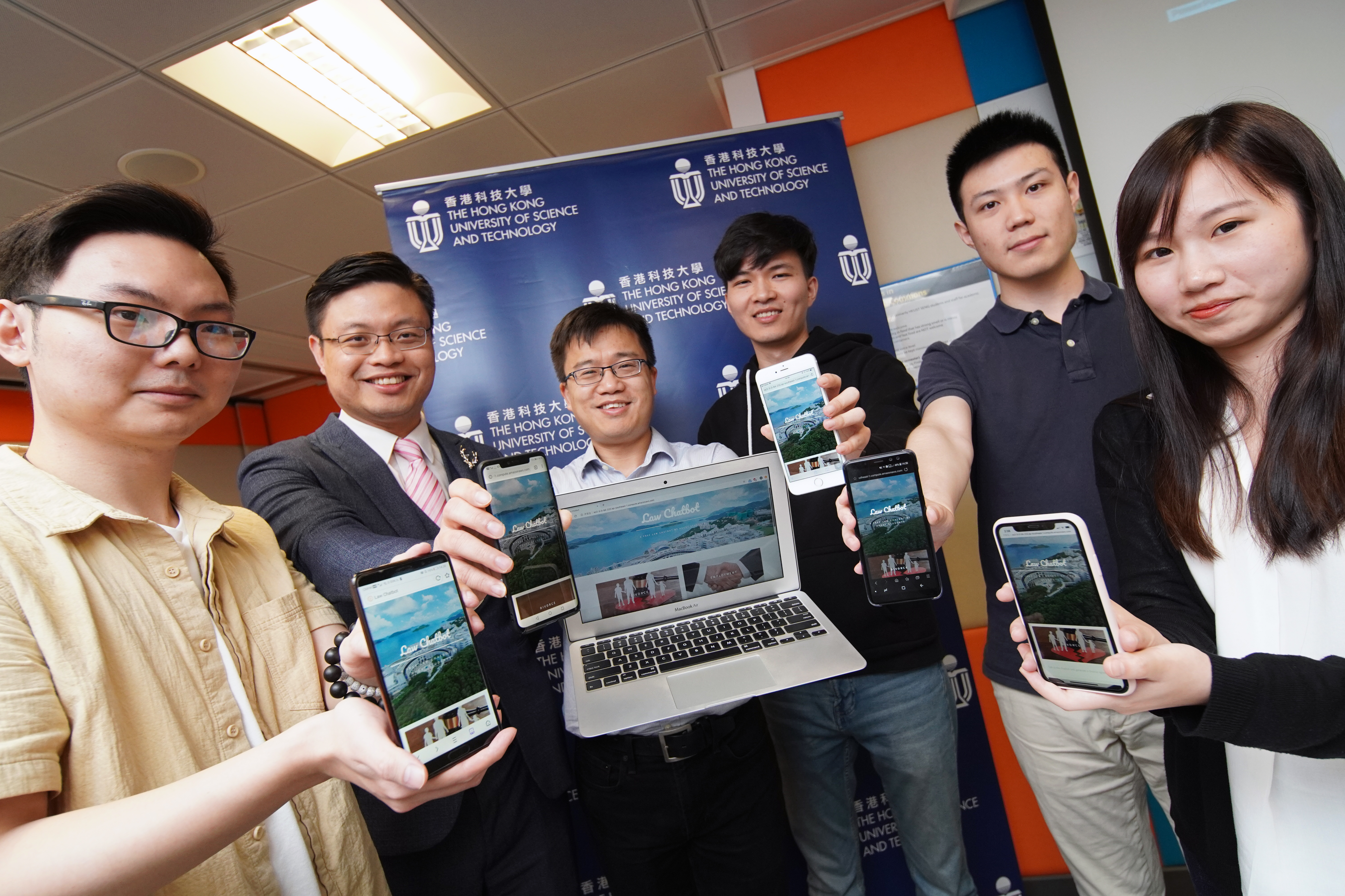 機械人律師能夠草擬僱傭合約及家事調解協議書。