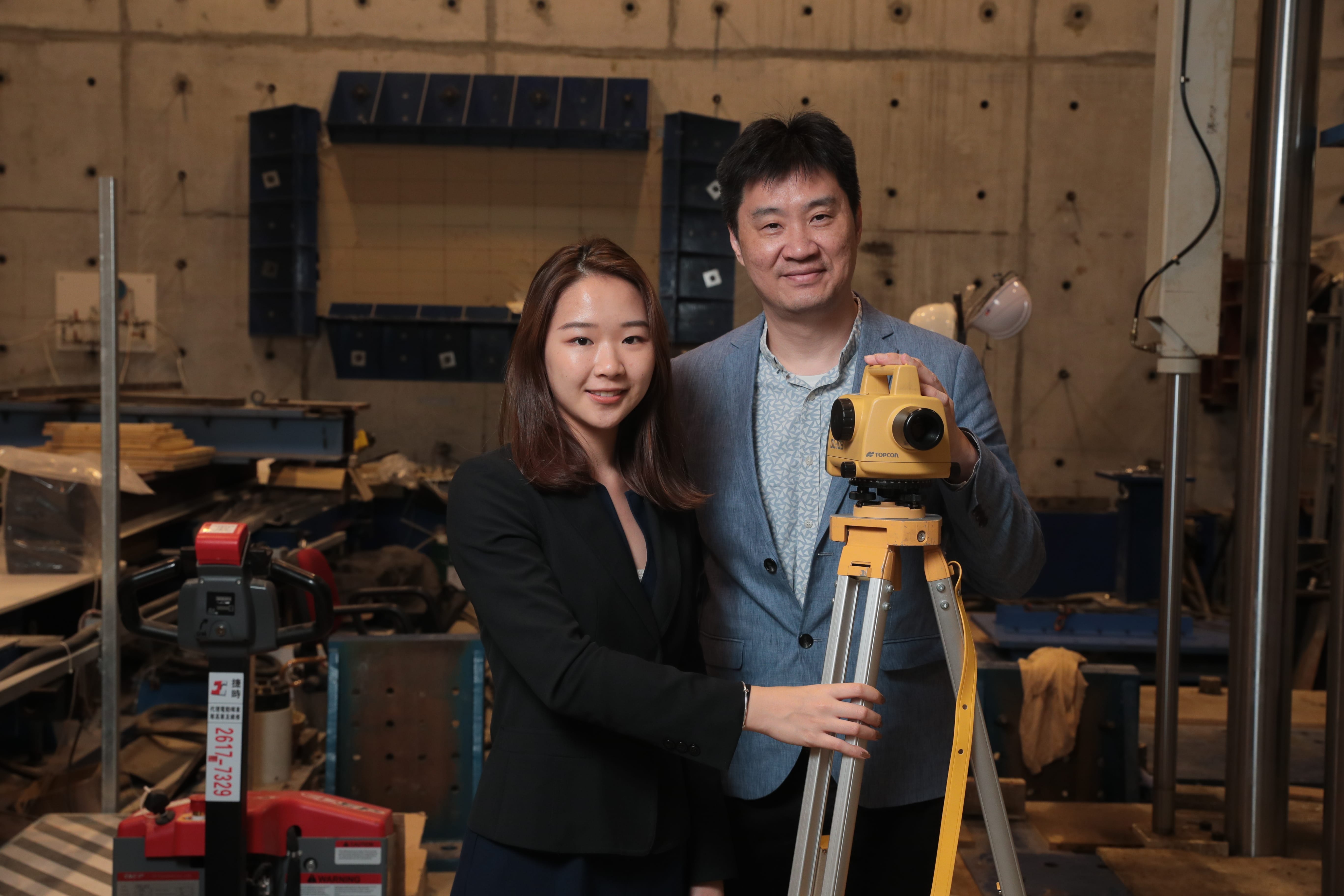 Prof, Thomas Hu (right) believe that students, regardless of their major and pathway after graduation, grasping the fundamentals of civil engineering is helpful to them and to Hong Kong.