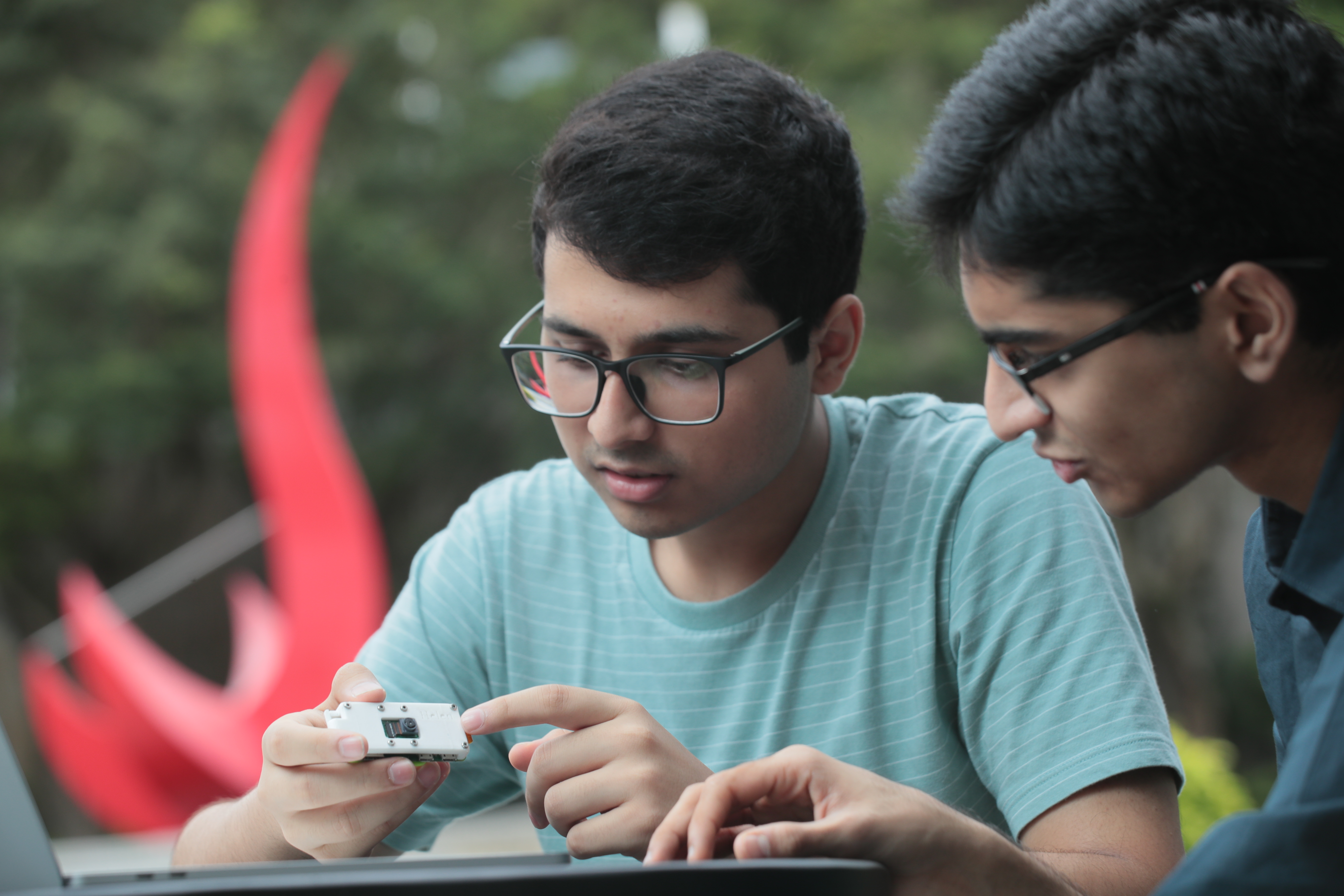 Amrut (L) and Paddy (R) skilfully transform research and innovation into a device that can greatly impact the lives of millions of people worldwide.