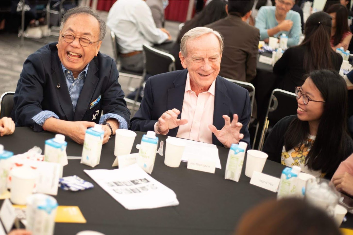 Many well-established businessmen like Jim THOMPSON (middle), Chairman and Founder of the Crown Worldwide Group, welcome the opportunity to share their experiences with young people. (Photo credit: Time Auction)