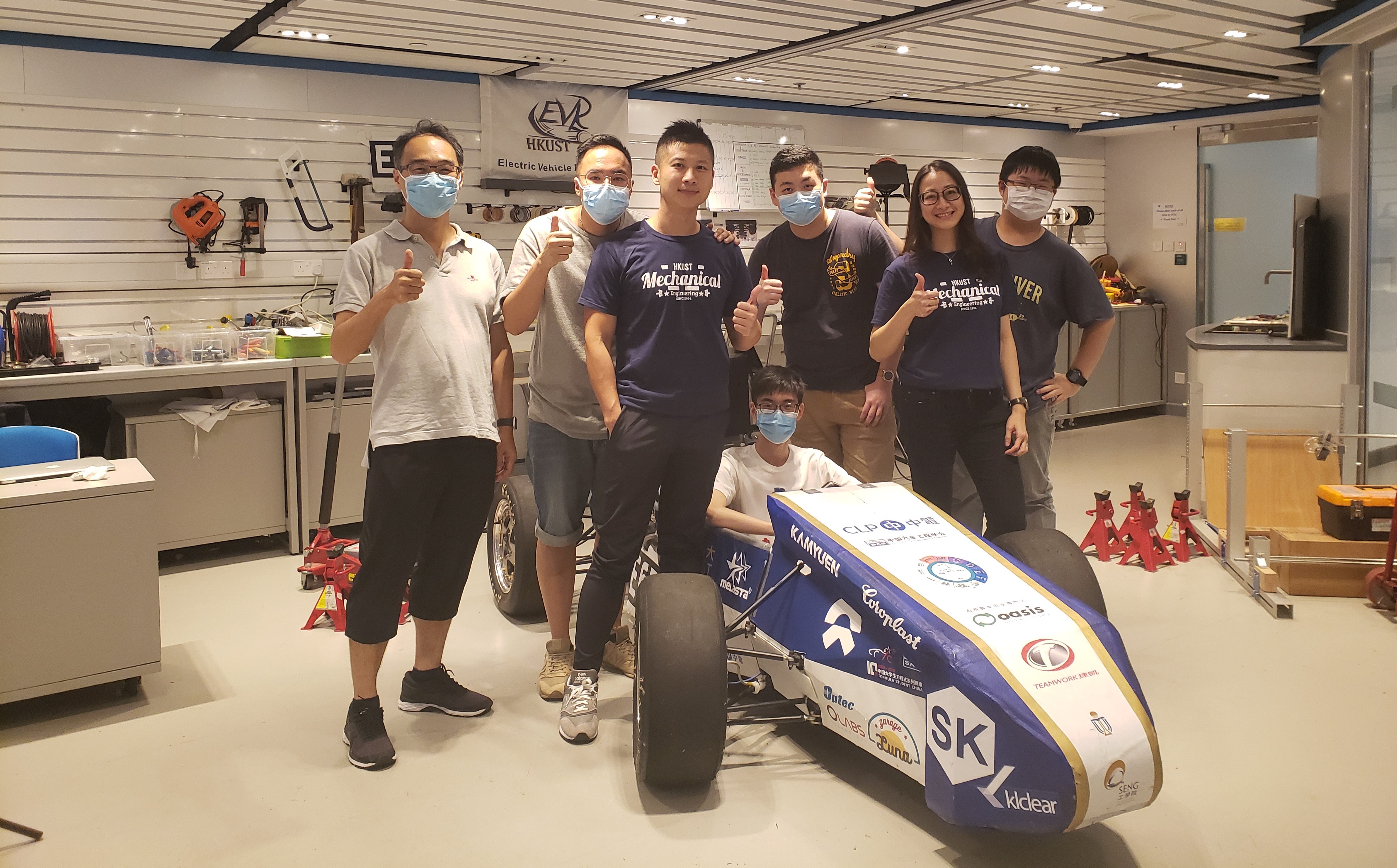 Prof. Rhea LIEM (second right) and the Electric Vehicle team from the Department of Mechanical and Aerospace Engineering.