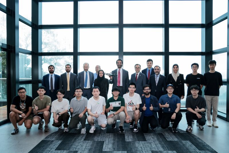 阿联酋代表团与科大团队合照。