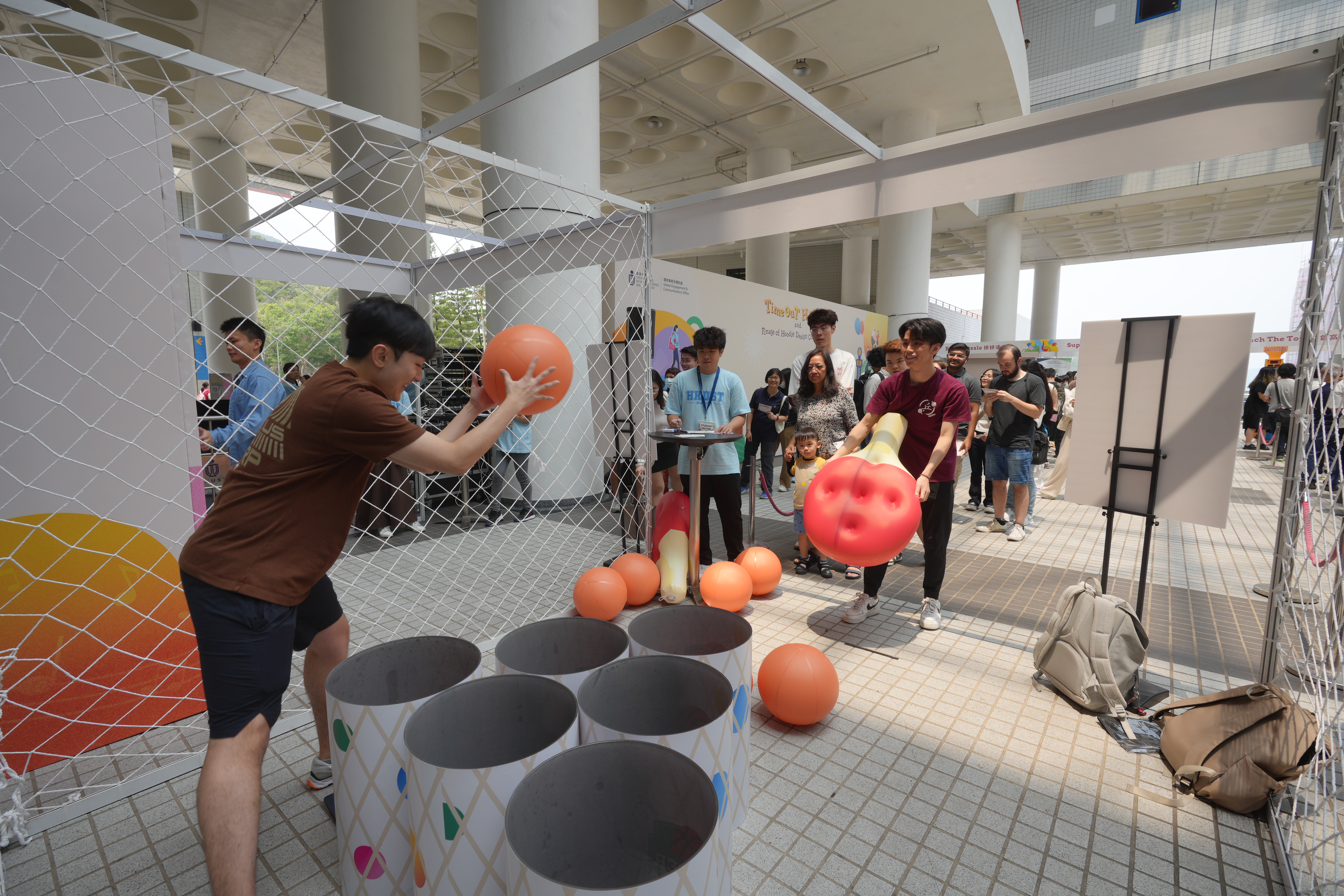 工作時工作、學習時學習、行樂時行樂，再度貫徹今年的「Timeout HKUST」活動。一眾師生和校友，一起停一停 、 玩一玩。