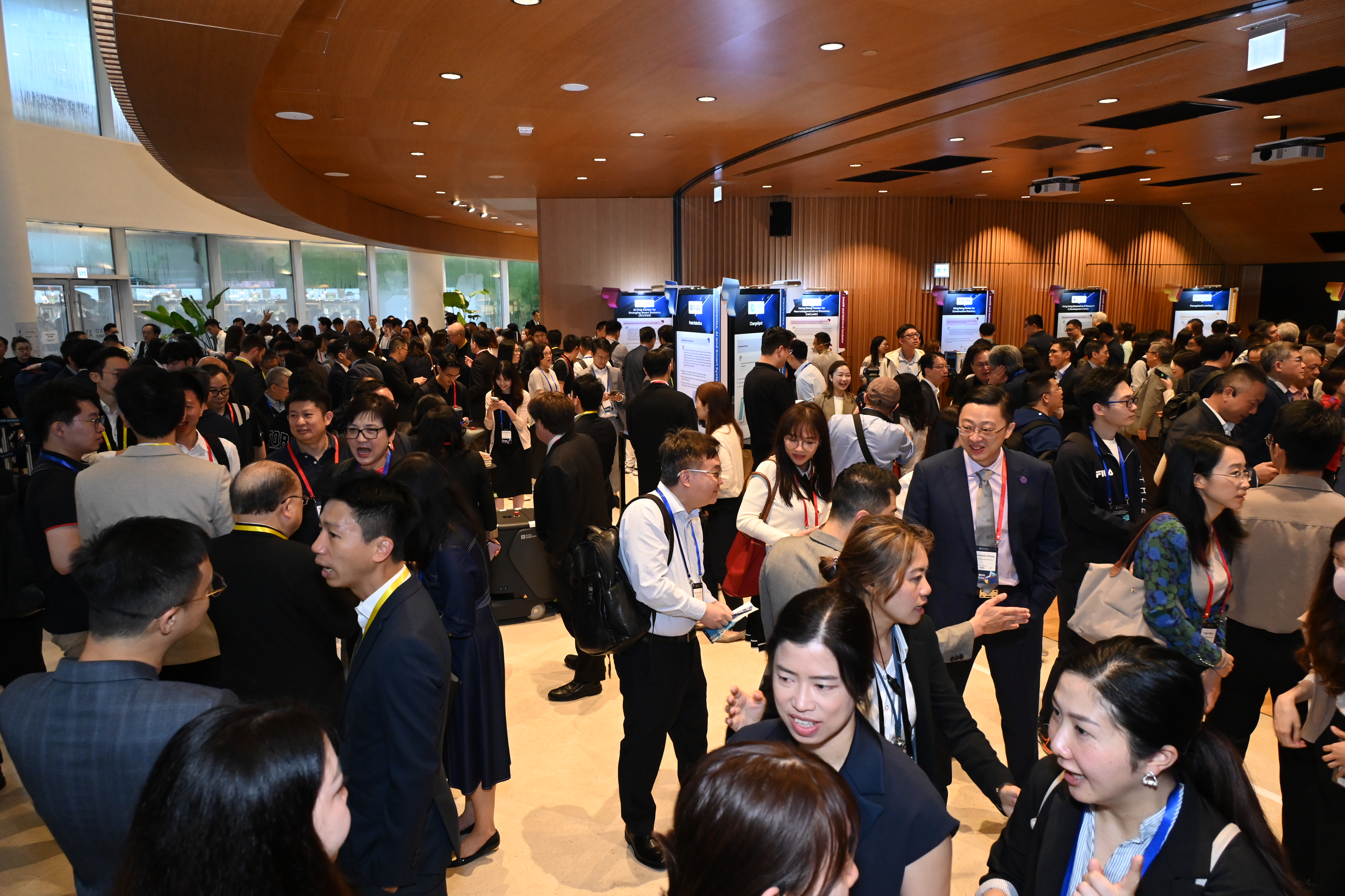 HKUST Unicorn Day attracts over 1,000 guests from different business sectors and government bodies. 