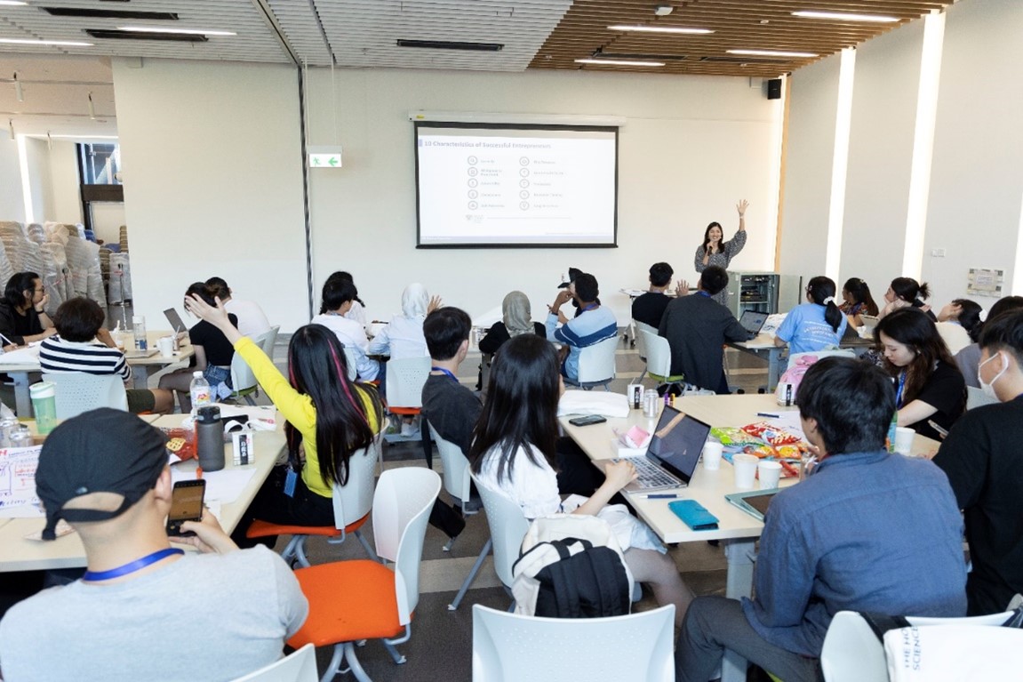 Participants attend the HK Startups Ecosystem and Design Thinking workshops.