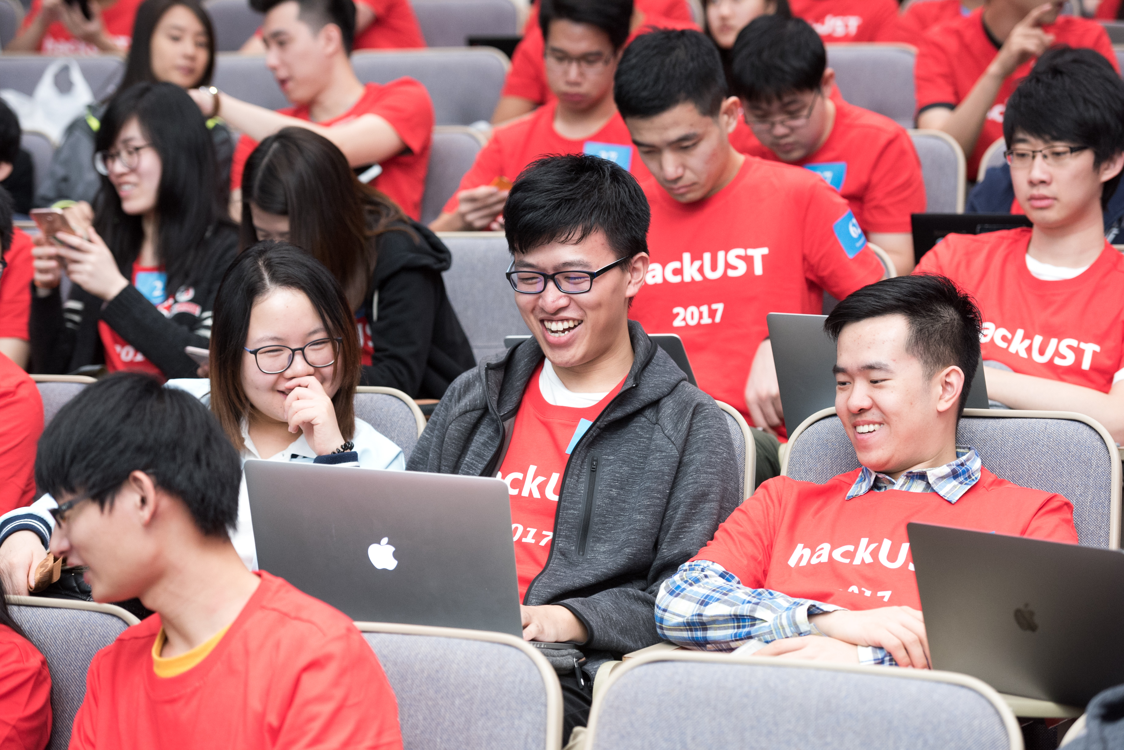  Participating teams in discussion before the competition commenced.
