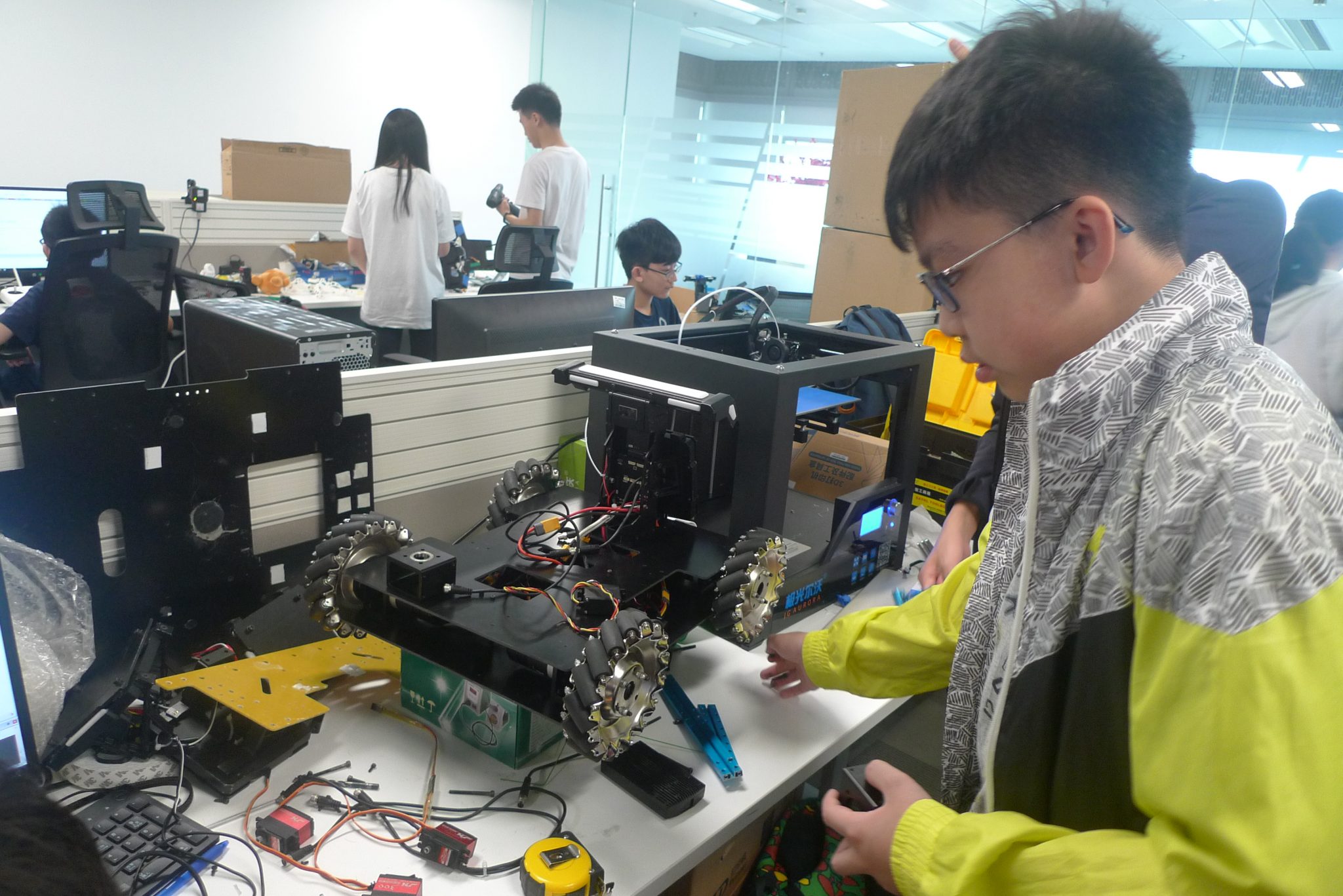  HKUST collaborated with DJI and Hong Kong Science and Technology Park to hold the Robomaster competition in Hong Kong for the first time. This competition will be one of the team-based projects for ISD students to join.
