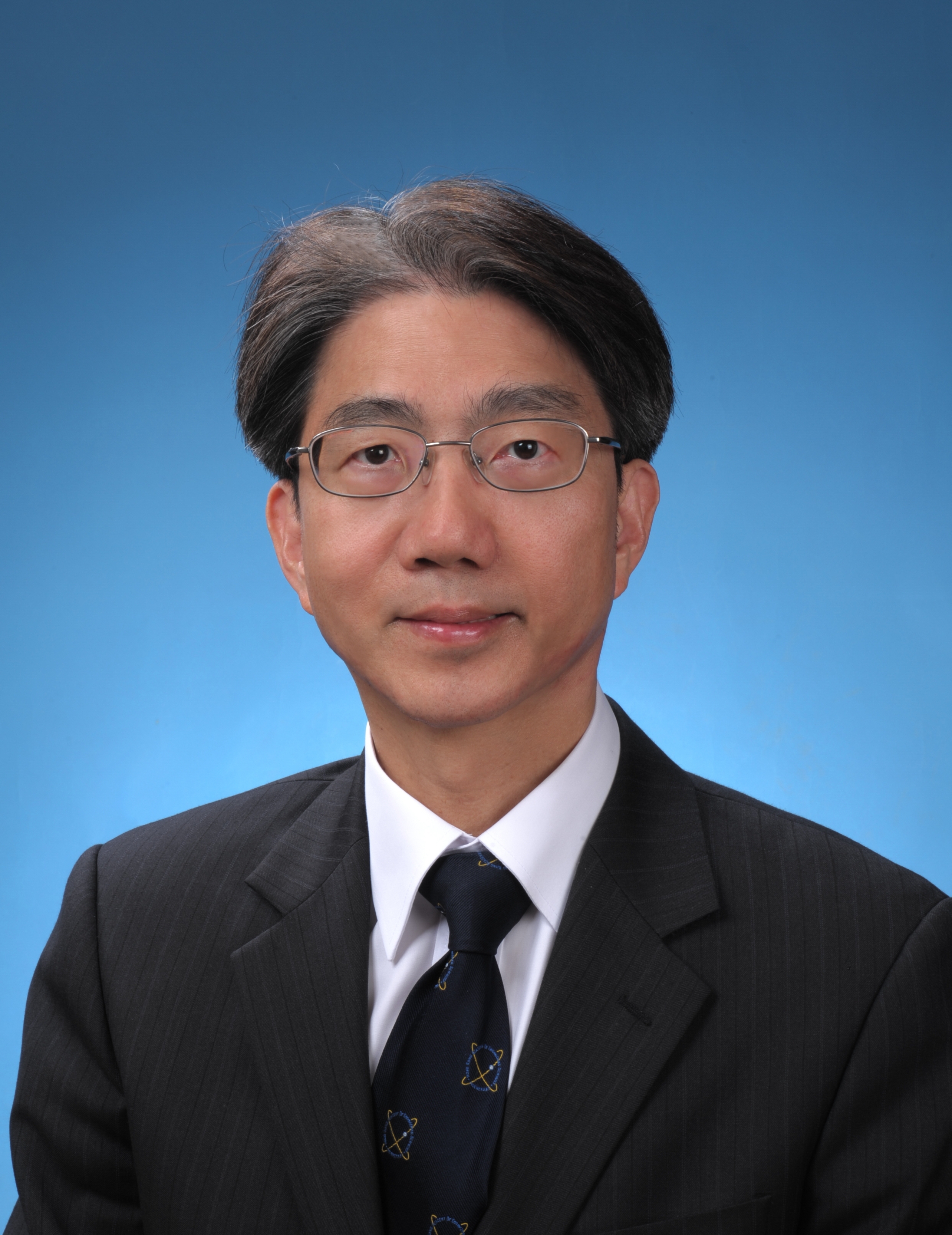 李 行 偉 教 授	