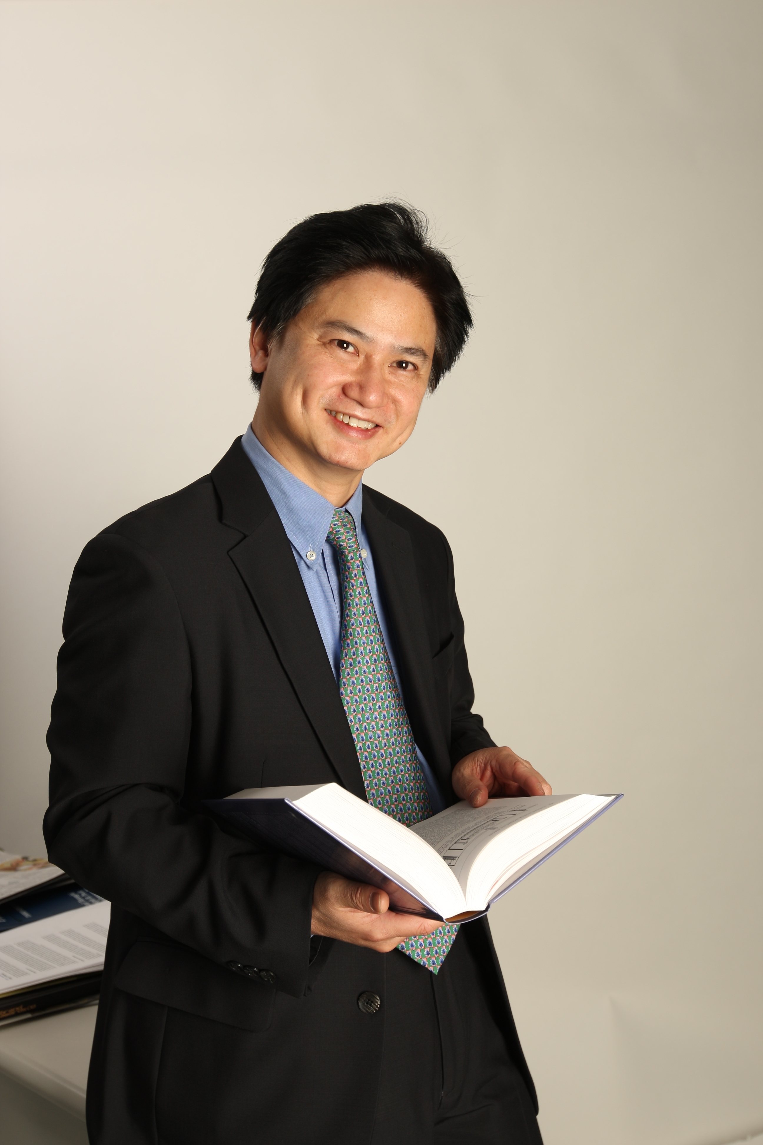 吳 宏 偉 教 授	