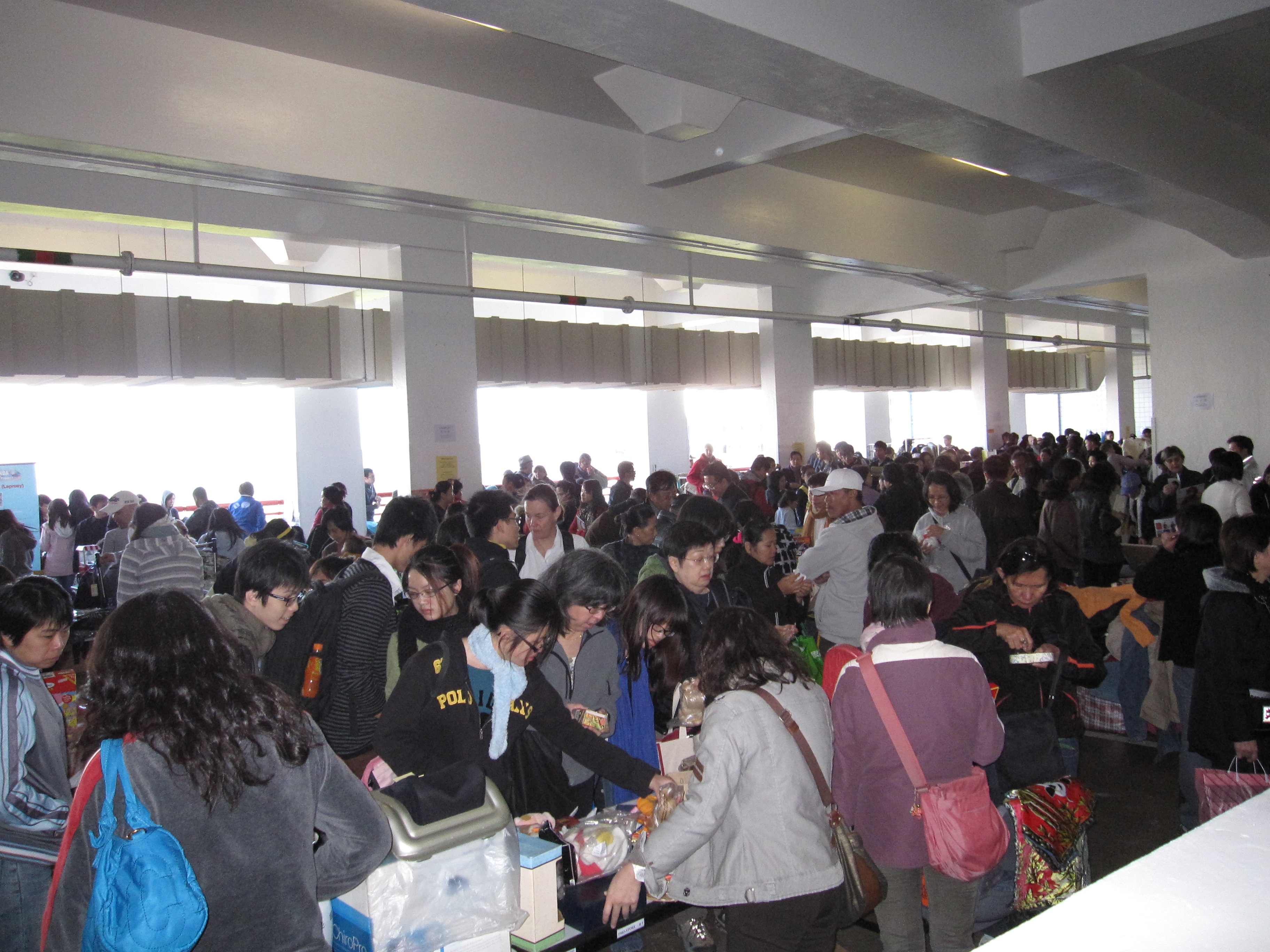 去 年 卖 物 会 反 应 踊 跃。