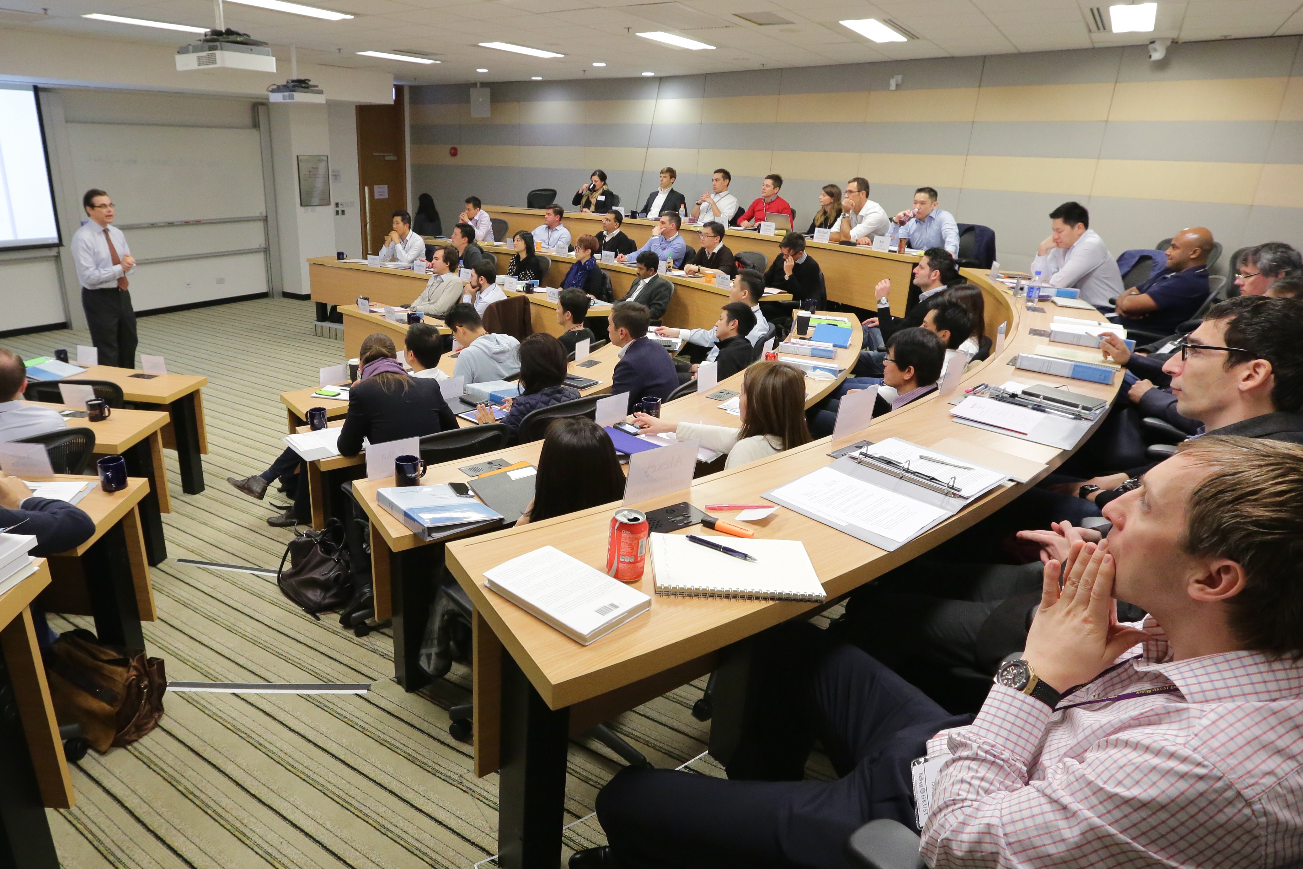  The Kellogg-HKUST EMBA attracts senior business executives around the globe.