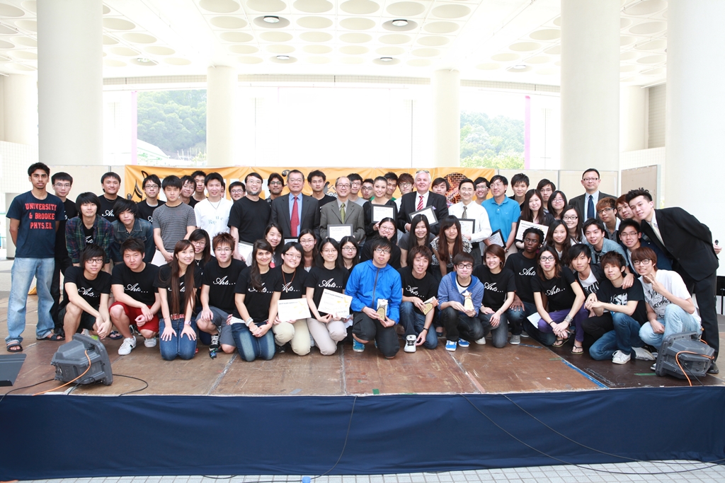  The organizers, judges and the contestants.