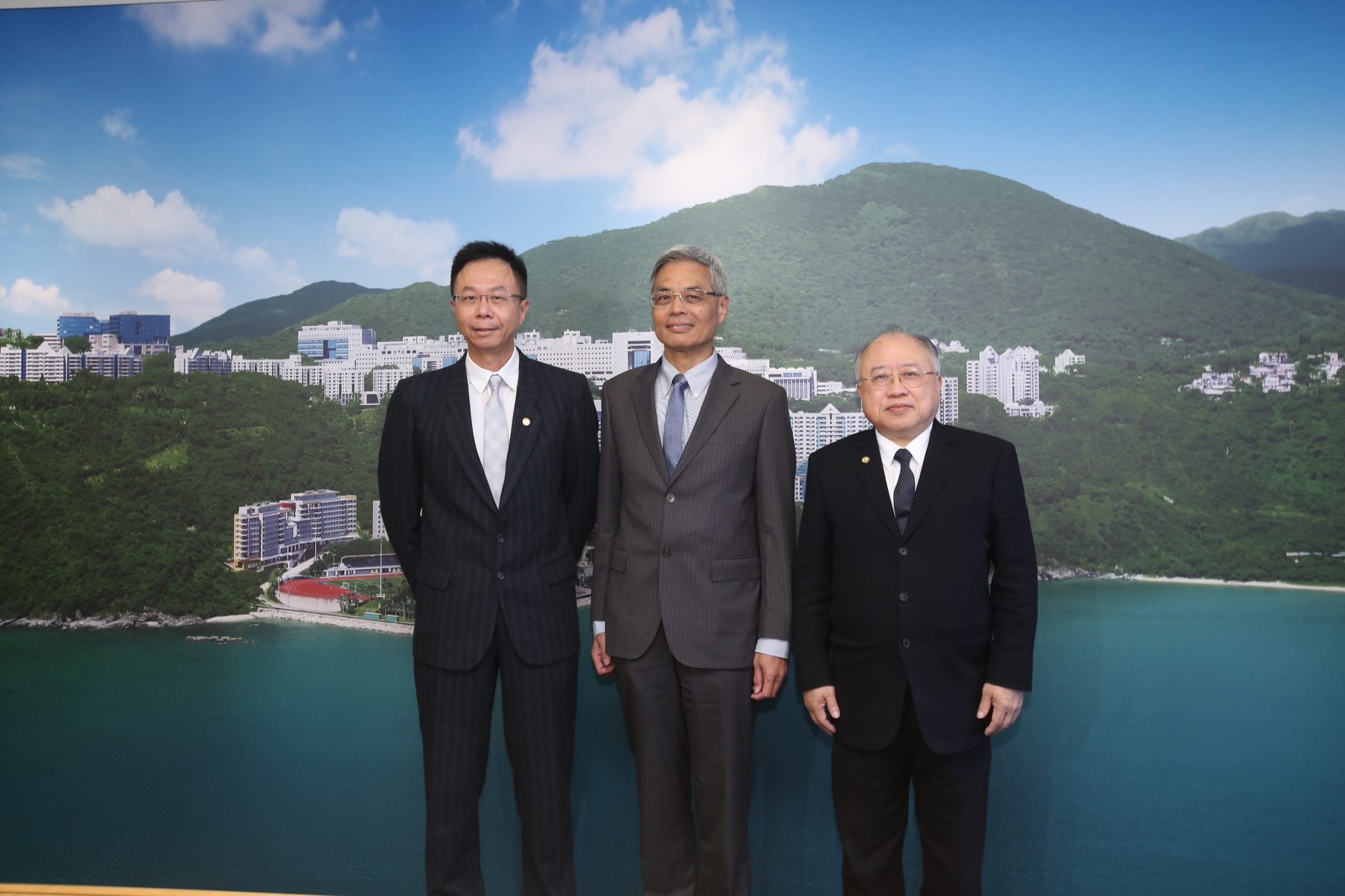  (From right) Council Chairman Mr Andrew Liao Cheung-sing, Prof Wei Shyy and Council Vice-Chairman and Chairman of Search Committee Prof John Chai Yat-Chiu in media briefing