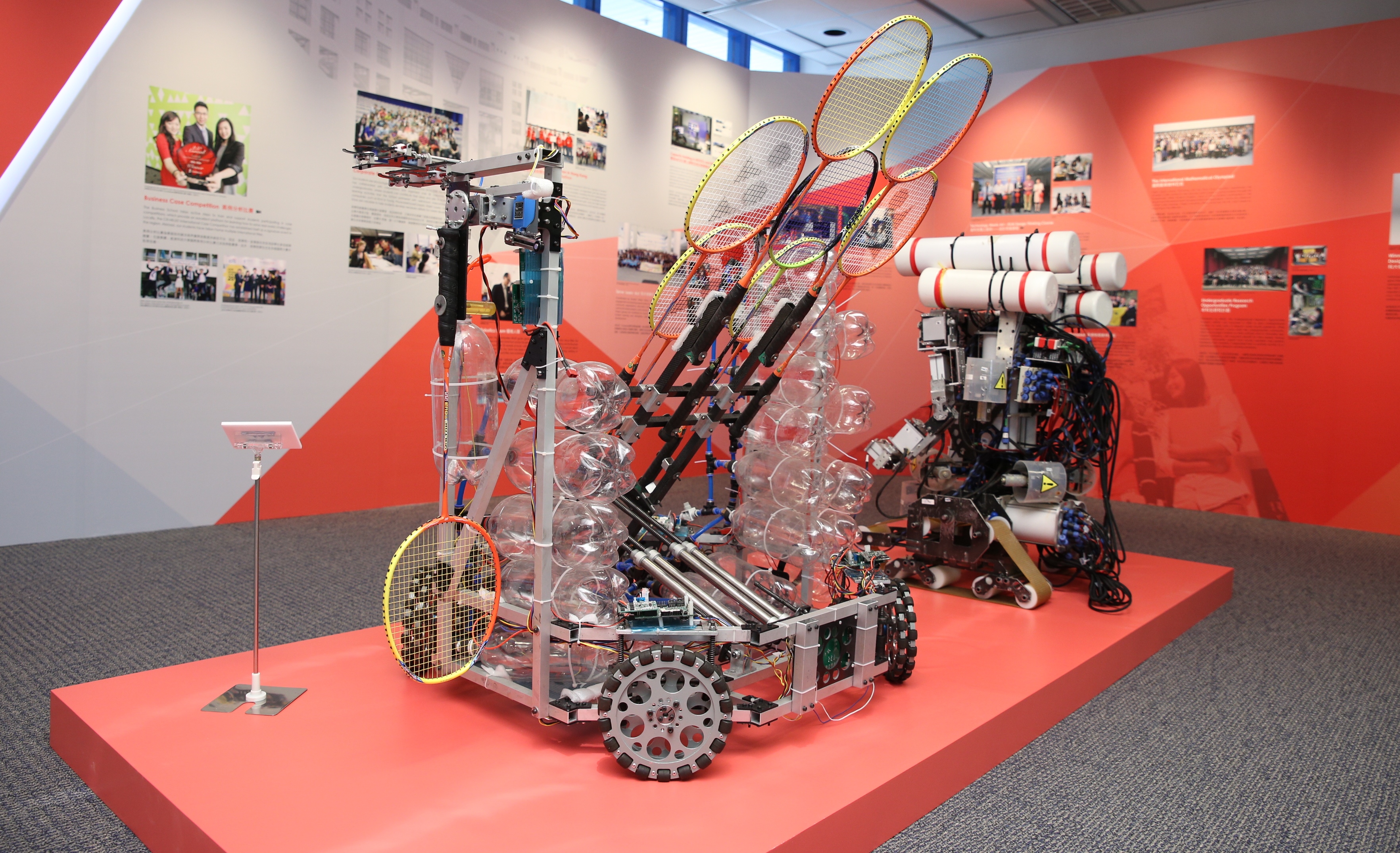  Exhibits at “Transforming Lives: A Library Exhibition for HKUST 25th Anniversary”