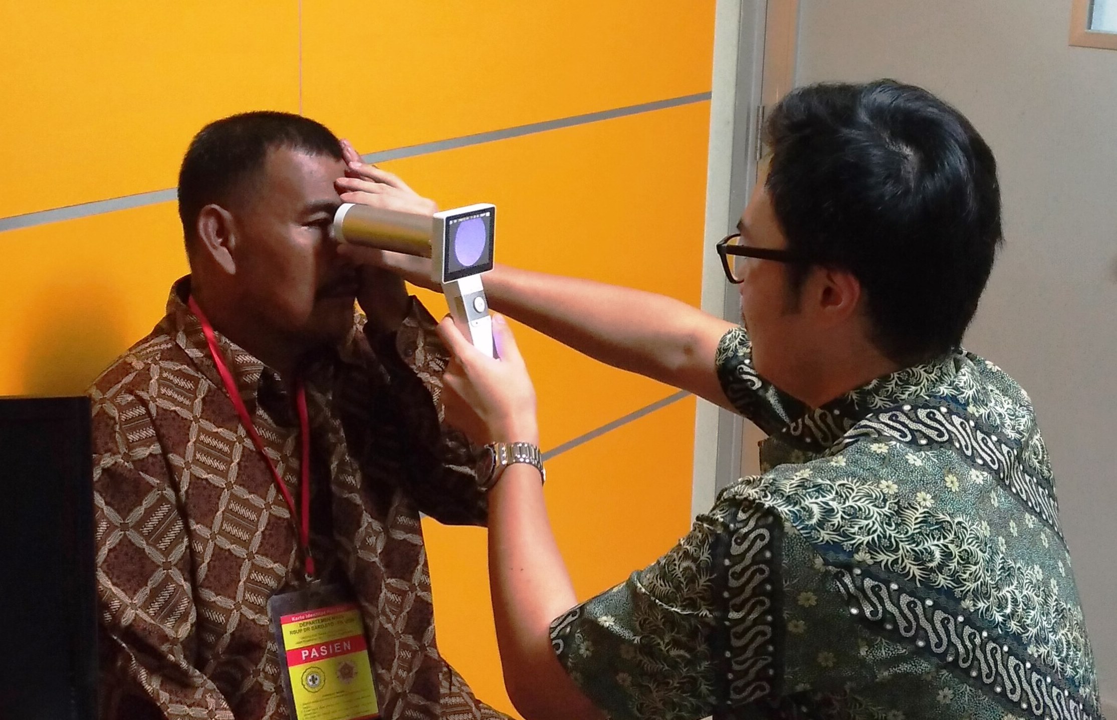  The student is testing the use of a portable fundus camera for diabetic retinopathy screening in a clinic in Indonesia.