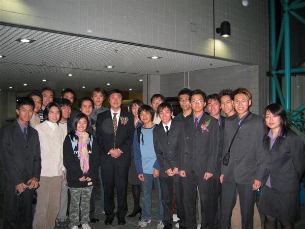  Photo 3: Professor Sung with committee members of SSA and some audiences.