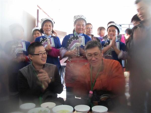  Villagers gave us presents and sang songs for us!!