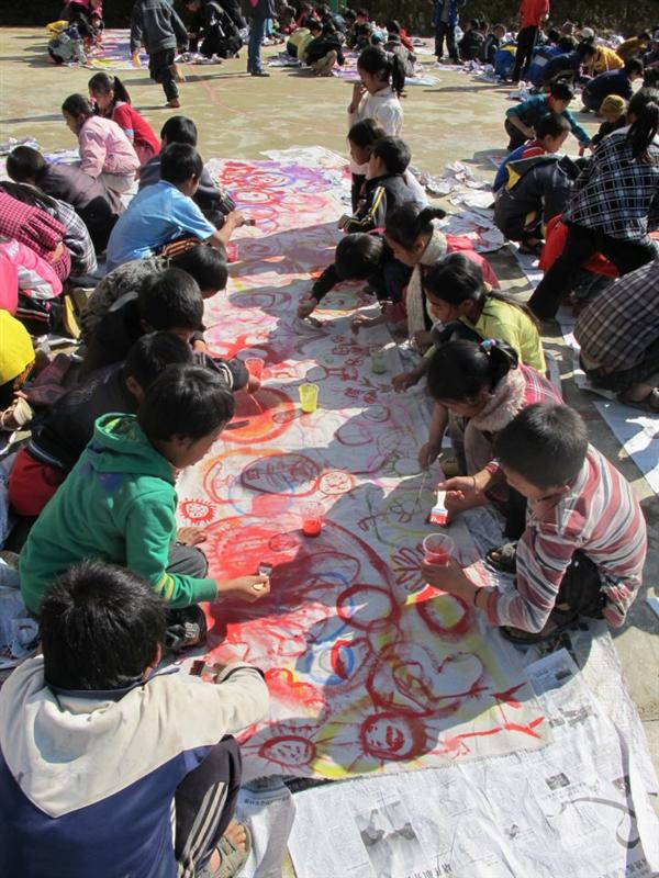  Also, we visited a primary schools and had some games with students=]