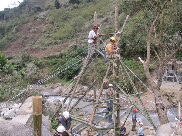  Working on the temporary bamboo deck