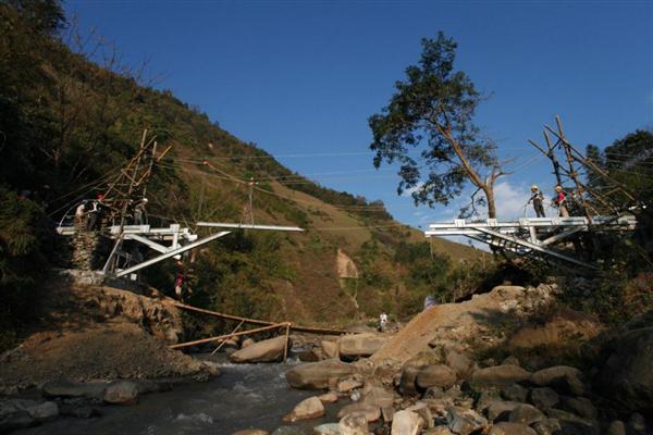  Transferring heavy members