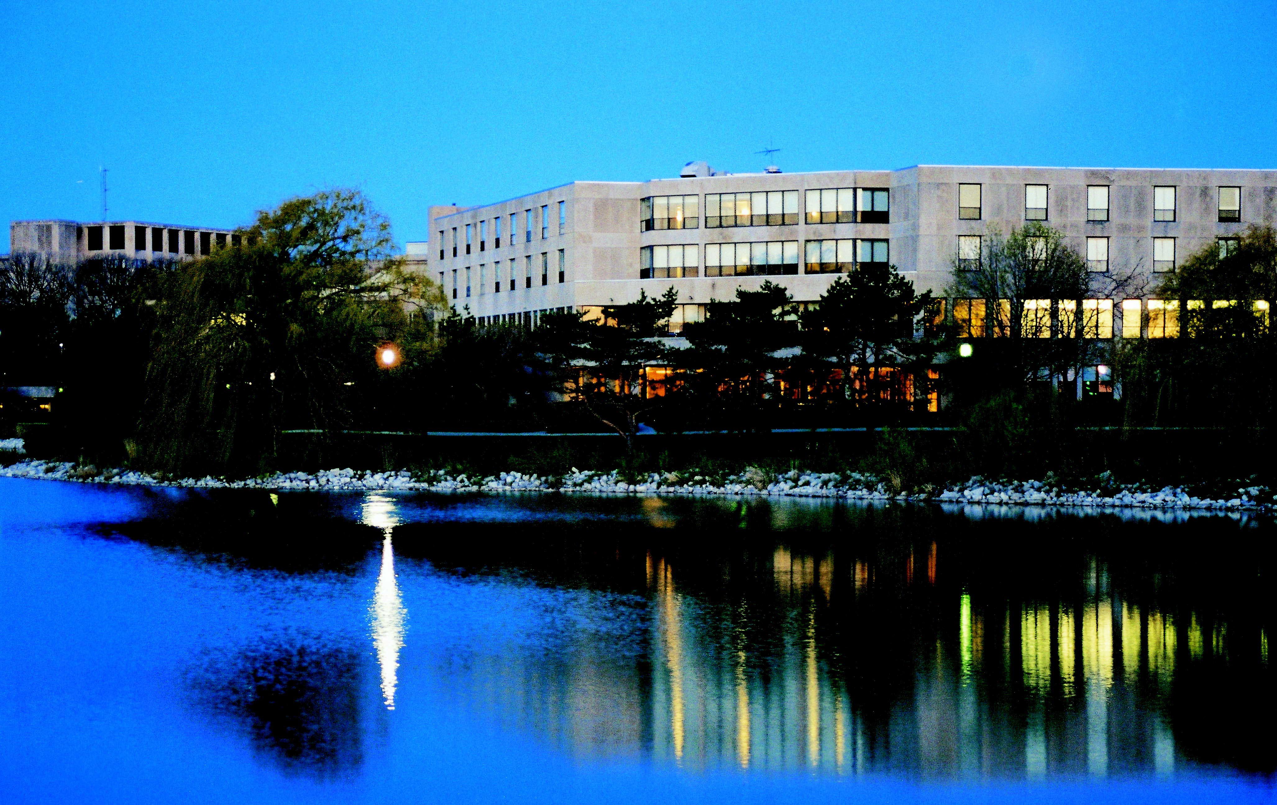  Kellogg School of Management, Northwestern University