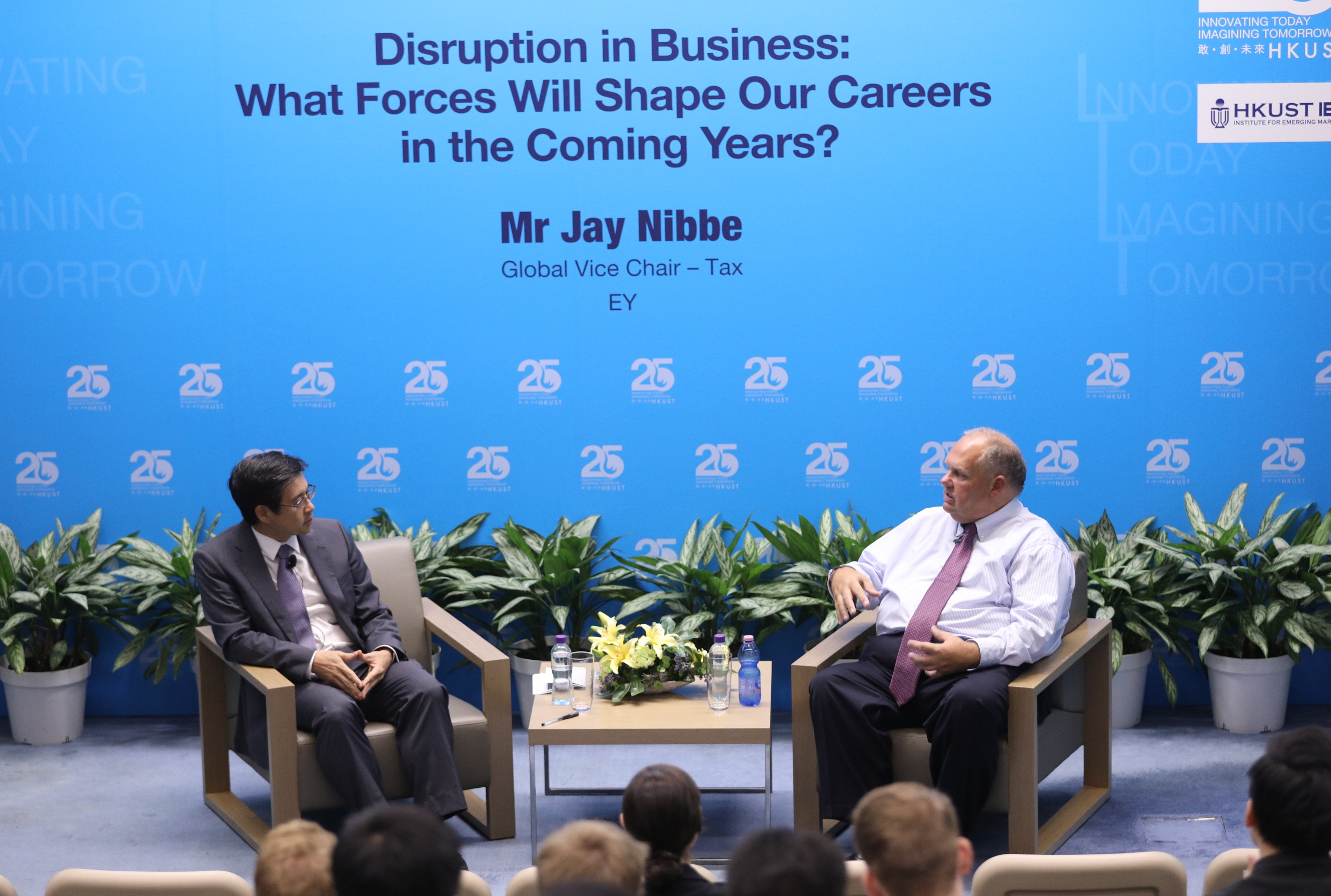  Director of HKUST Institute for Emerging Market Studies Prof Albert Park (left) and Mr Jay Nibbe