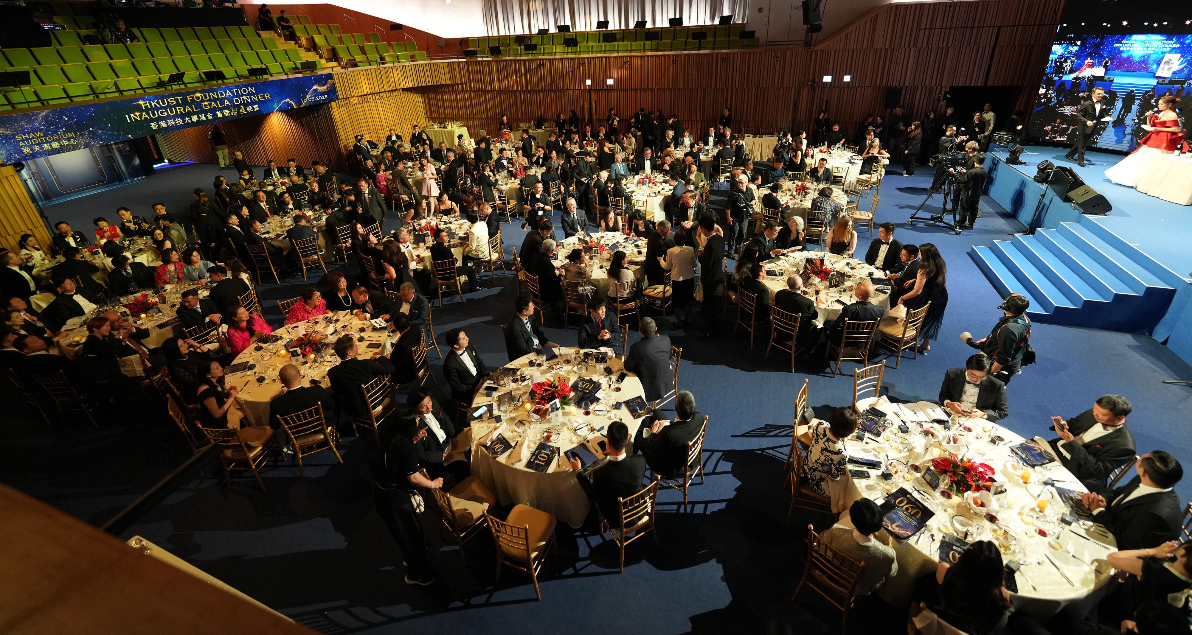 Over 200 influential leaders from academia, industry and philanthropy join the Gala Dinner.