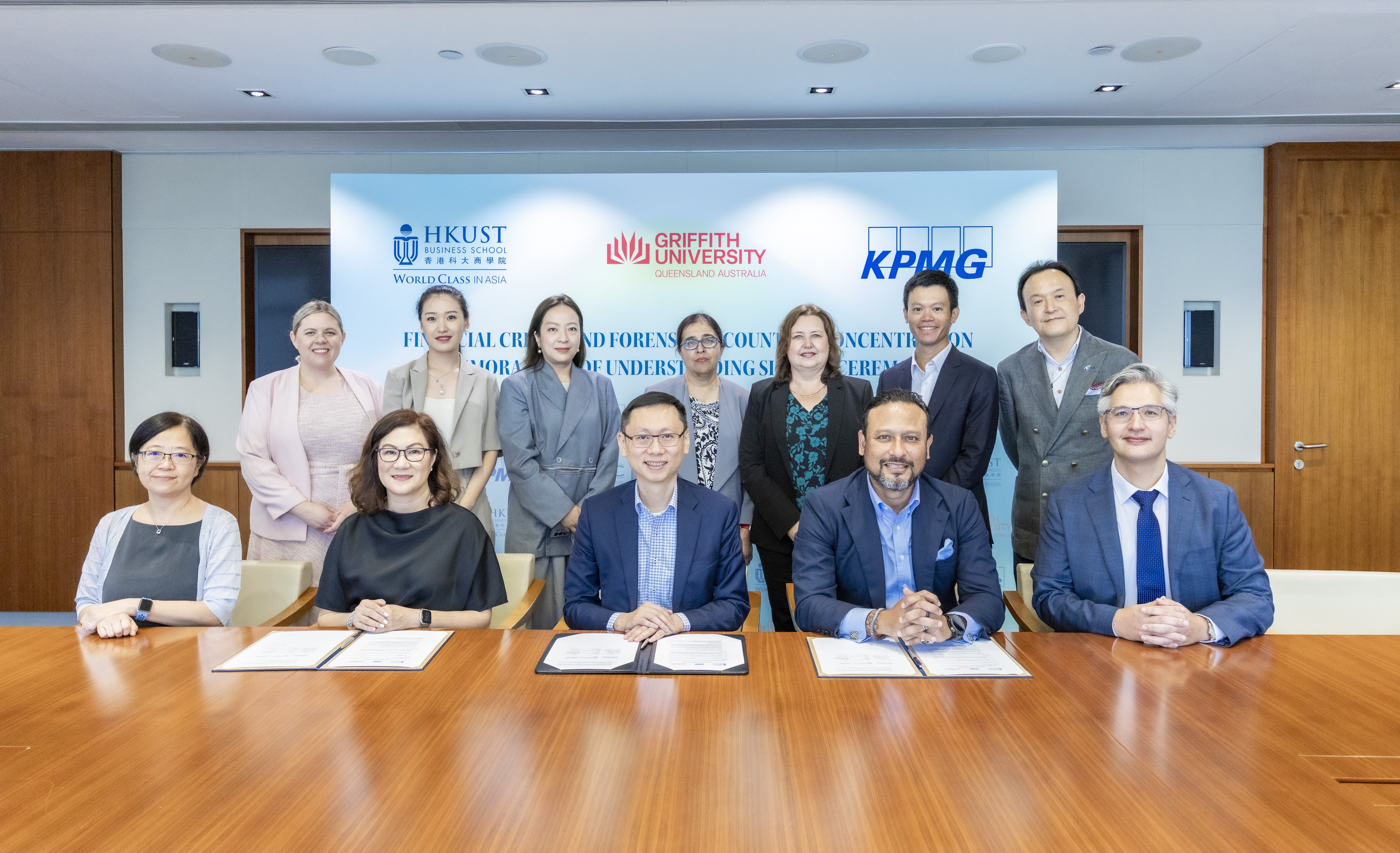 Group photo of Prof. Hui Kai-Lung, Acting Dean of HKUST Business School (front row, middle), Prof. Anna Kwek, Director (International) of Griffith Business School (front row, second left) and Mr. Chad Olsen, Partner and Head of Forensic Hong Kong Advisory at KPMG (front row, second right), Prof. Mingyi HUNG, Head and Chair Professor of HKUST Department of Accounting (front row, first left), Prof. Tony SHIEH, Associate Professor of Business Education and Academic Director of the HKUST MSAC Program (back row,