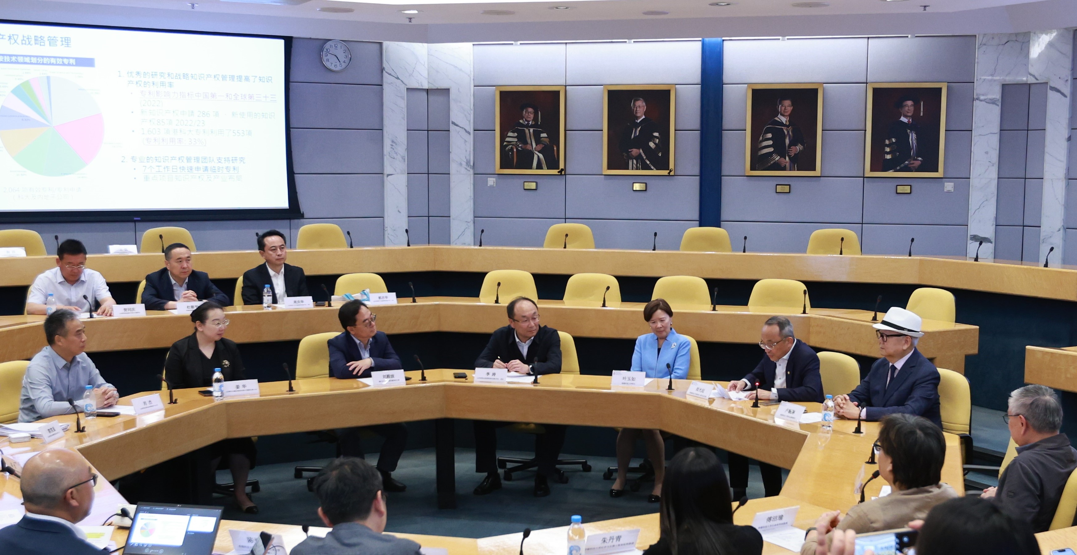 科大管理層與山東省藥監局代表團就生物醫藥產業發展、成果轉化和人才培育等方面作交流。