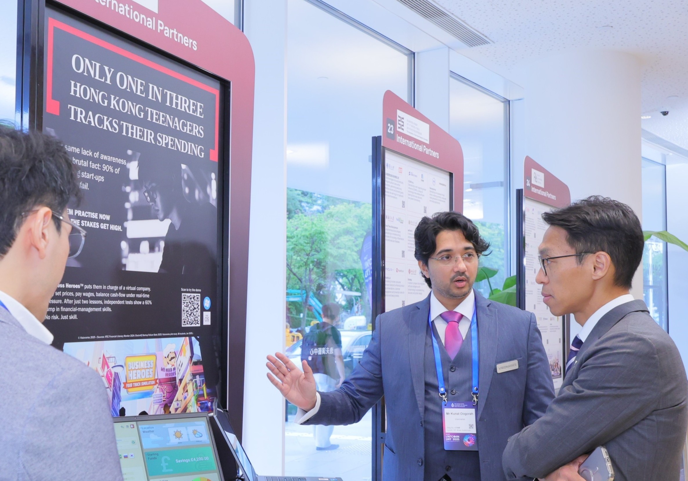 HKUST alumnus Mr. Kunal Oogorah (second right) returns from the Middle East to join the Unicorn Day’s inaugural “International Pavilion” session, showcasing its computer game that teaches youngsters how to start a business. The project earned him a spot in the Microsoft for Startups founders' Hub. 