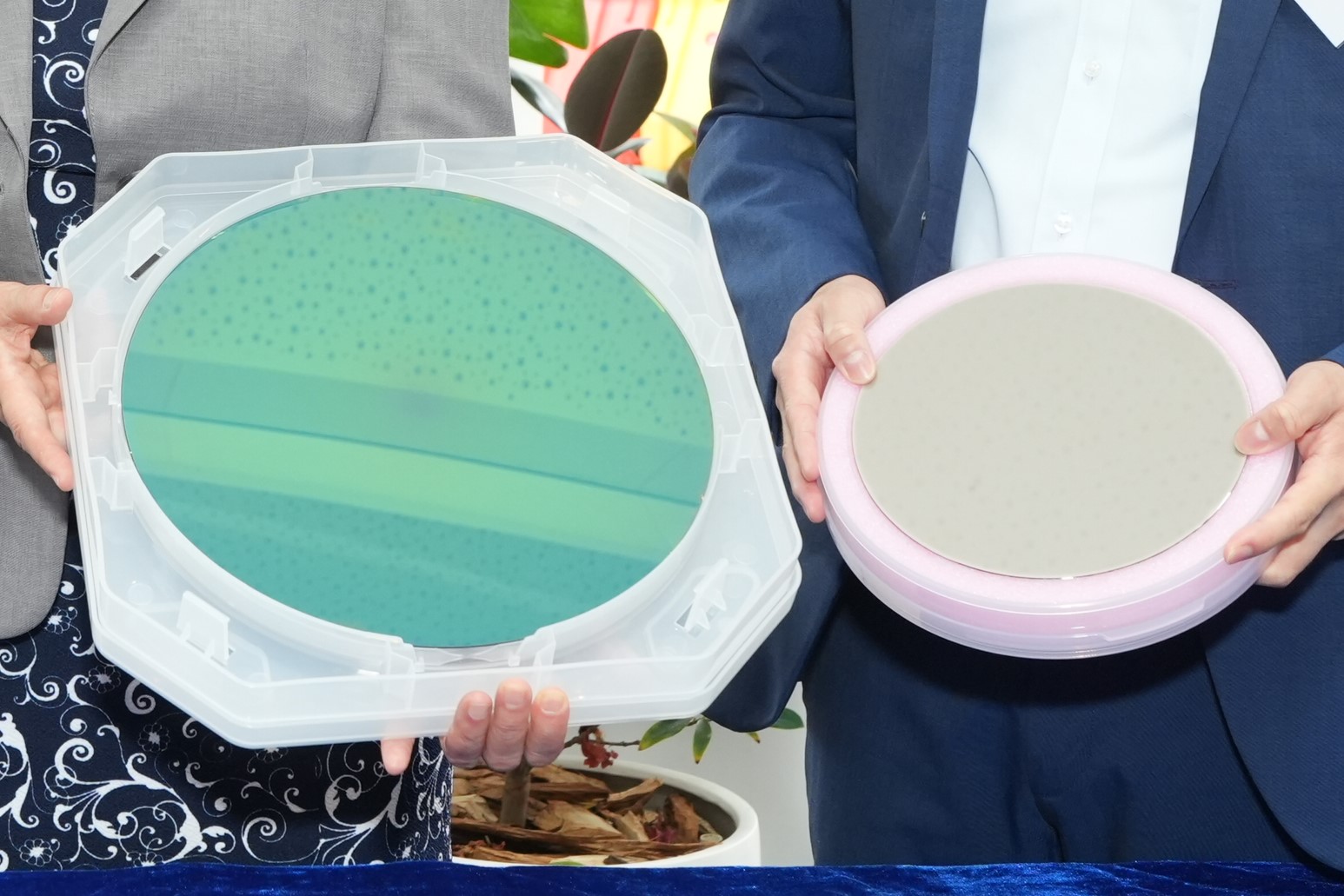 The team has identified a novel aluminum nitride (AlN)-based substrate that allows gallium nitride (GaN) devices to operate at high voltages (2.4kV and 3.3kV) with superior thermal stability. This advancement enables the growth of high-quality GaN and AlN layers on 8-inch wafers, with potential scalability to 12 inches.     