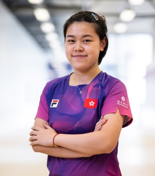 江芷林是工商管理學院一年級學生，將出戰女子單打、雙打及團體賽。她曾於世界乒乓球錦標賽總決賽中，與拍檔勇闖女雙16強。