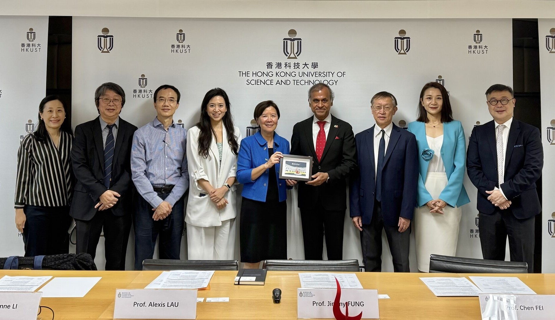 HKUST President Nancy IP (center) and the HKUST team have a productive meeting with the United Nations Resident Coordinator in China Siddharth CHATTERJEE (forth right), Institute of Sustainable and Technology Founder and HKUST Council Member Prof. Poman LO (forth left), and Institute of Sustainability and Technology Managing Director Wayne LI (first right).