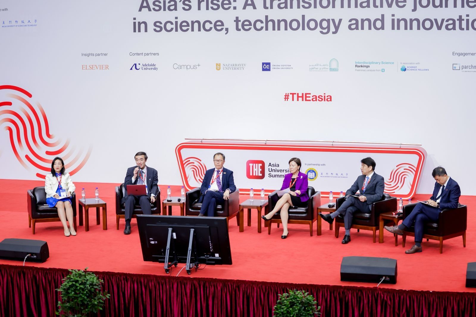 Prof. Nancy IP (third right) joined the panel to explore strategies for Asia’s leading universities to stay ahead in a rapidly evolving global science and tech landscape.