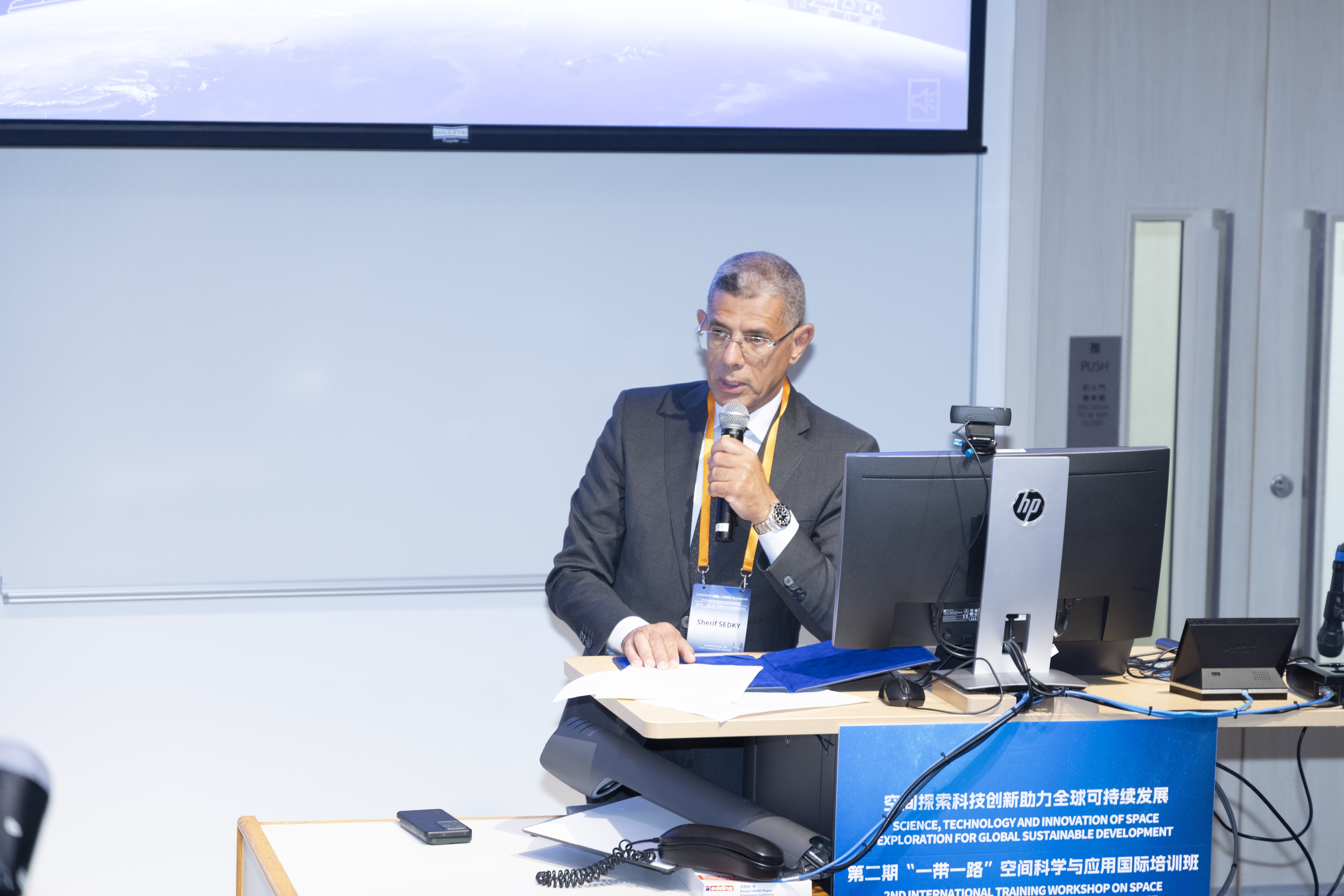 埃及航天局局長Sherif SEDKY致歡迎辭。