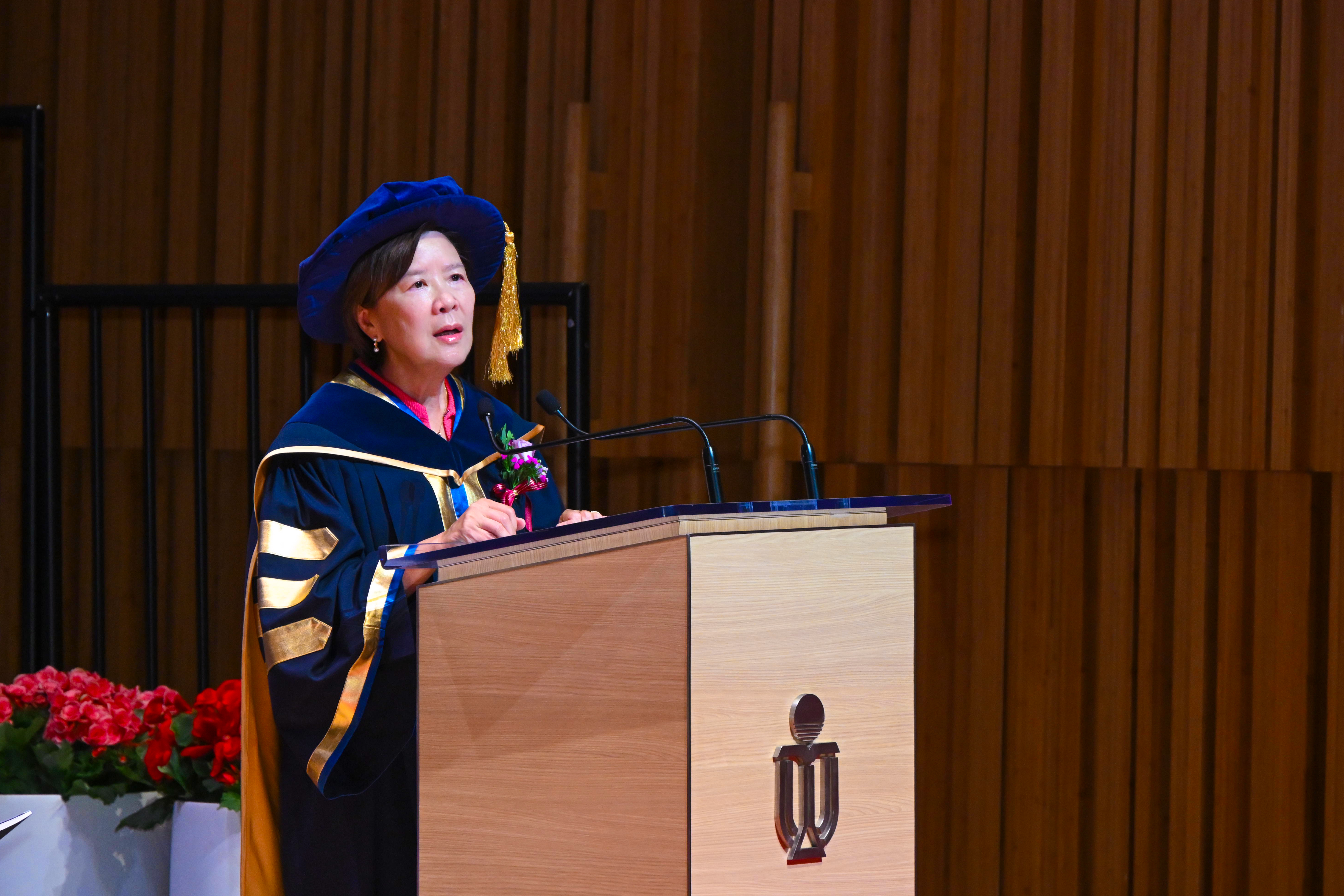 HKUST President Prof. Nancy IP addressed the ceremony.