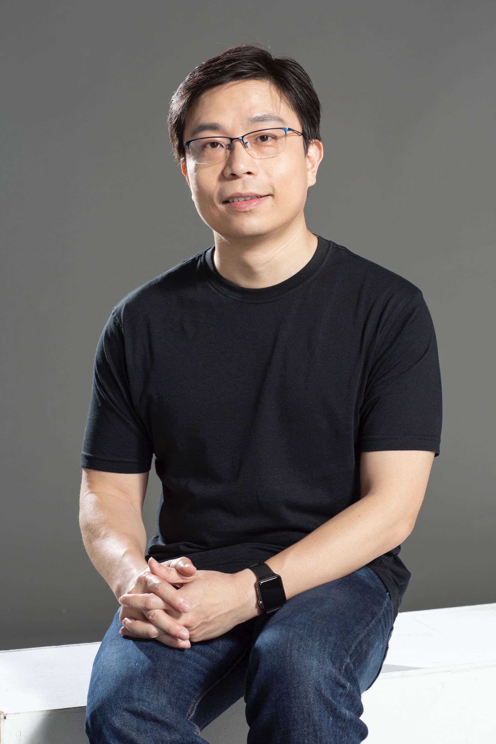 科大馮諾依曼研究院院長兼計算機科學及工程學系講座教授賈佳亞教授帶領的團隊成功開發AI圖像生成和編輯器「DreamOmni2」，不僅在傳統指令編輯和實體物件生成上表現卓越，更在抽象概念的理解和生成方面有重大突破。