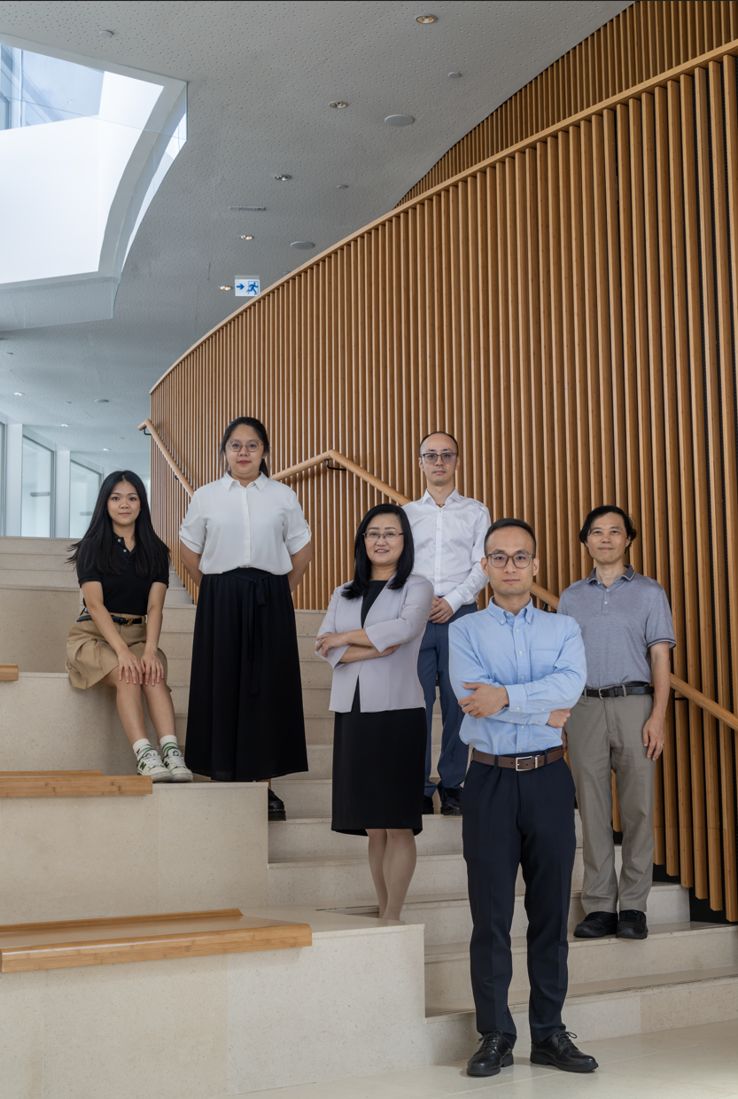 The HKUST research team, comprising Dr. WANG Cen (front row), Prof. SU Hui (middle row, left), Prof. ZHAI Chengxing (middle row, right), Dr. YU Shiwei (back row, right), MO Huisi (back row, left) and WANG Yanjia (back row, center). 