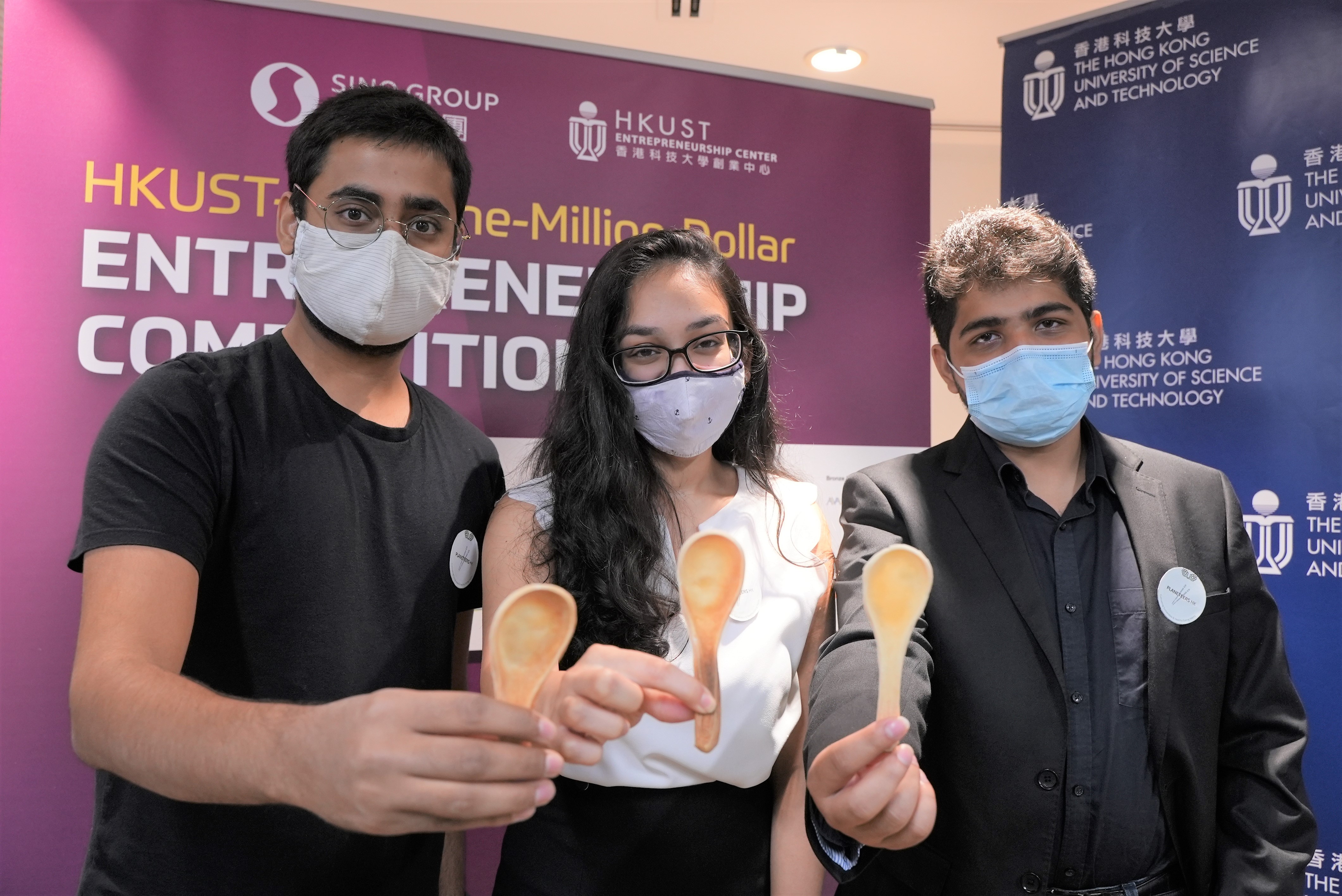 The edible cutlery created by Planeteers is made from whole-grain flours and therefore 100% vegan-friendly.