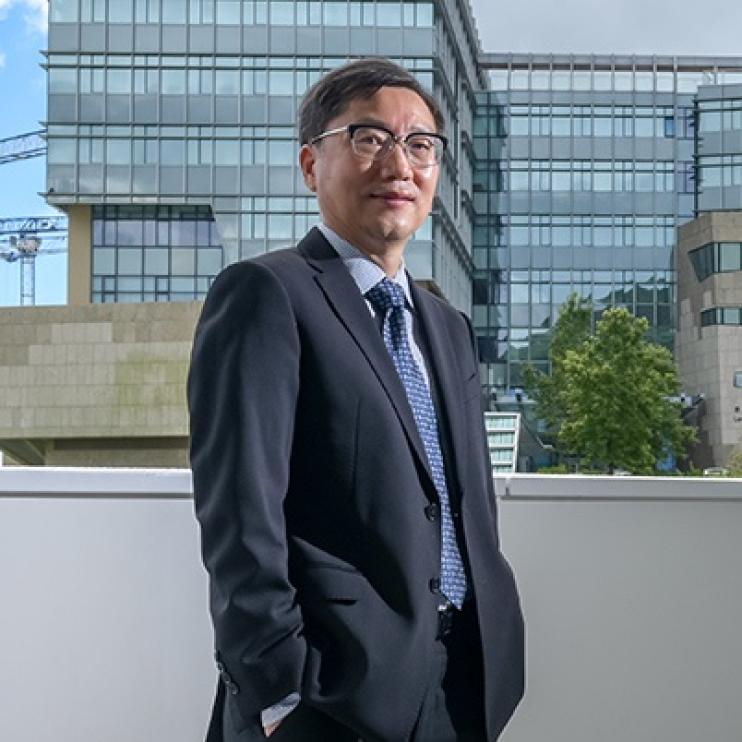 Professor Mengze SHI