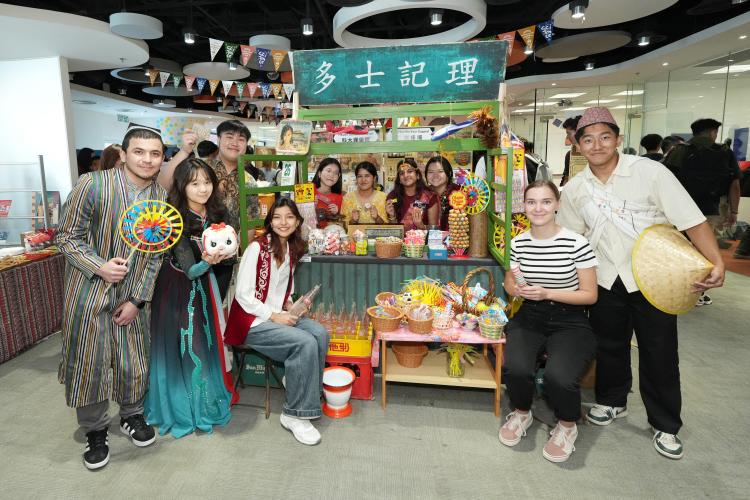 科大理學院仿照城寨主題特別打造的理記士多