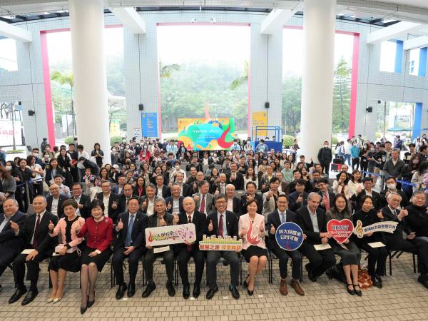 A group photo of everyone who attended the unveiling of HKUST's official university anthem
