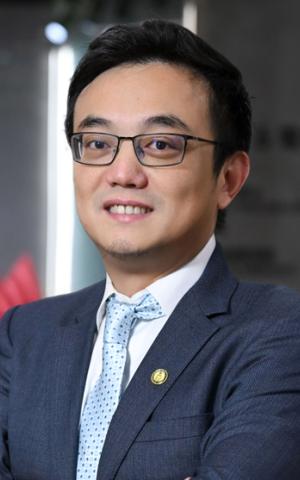 Professor Dong Lou